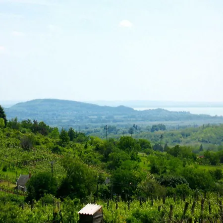 Ferienhaus Panoramas Hegyi Nyaralo Lesencefalu